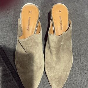 Johnston & Murphy Women's Taupe Suede Mules